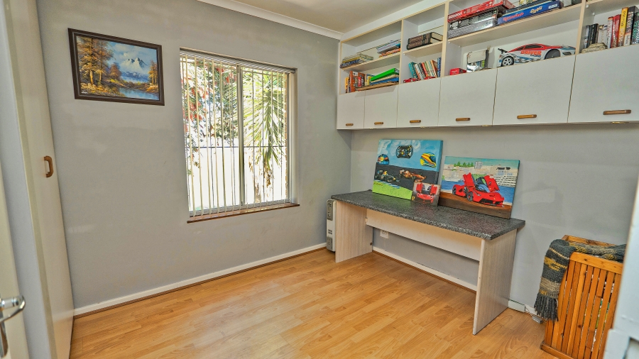 3 Bedroom Property for Sale in Welgelegen 3 Western Cape